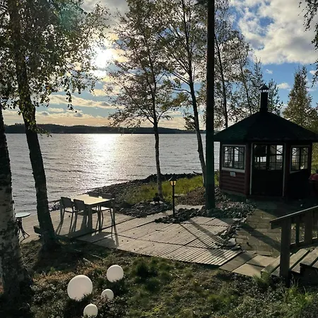 Viihtyisae Hirsimoekki Venturissa Siurlahti